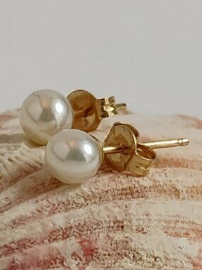 14K Solid Yellow Gold Stud Earrings 5mm Cultured AAA Pearls IRSCO Hallmarked